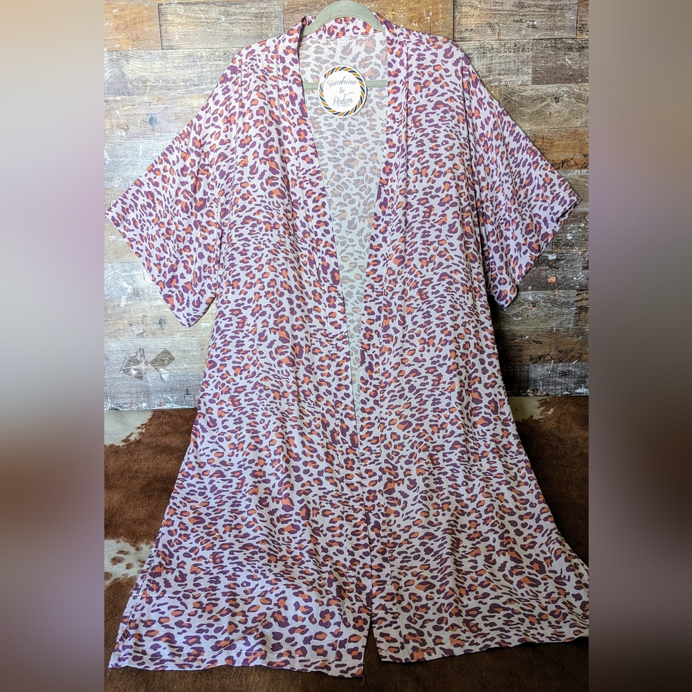 NWT Sunshine and Rodeo Purple Pink Leopard Print Duster Kimono W Side Slits